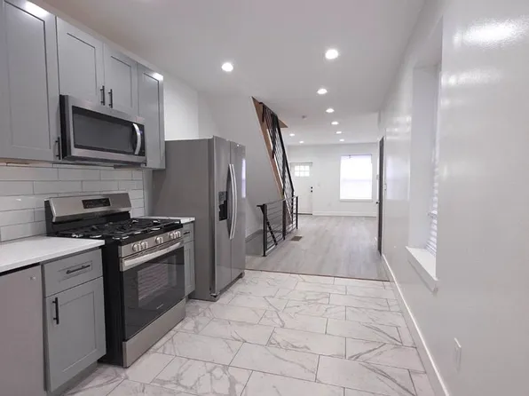 904 W Sterner St, Philadelphia, PA 19133