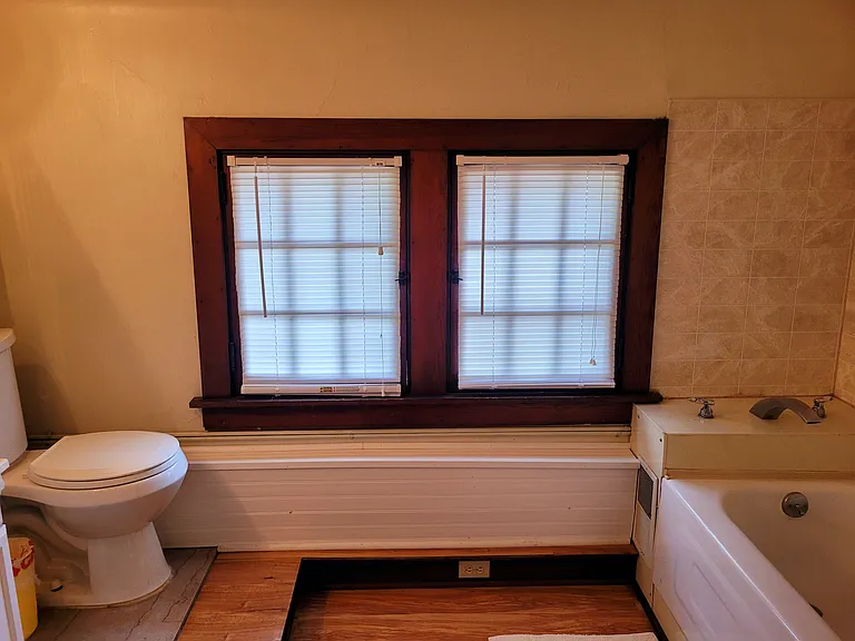 3rd floor bathroom with tub