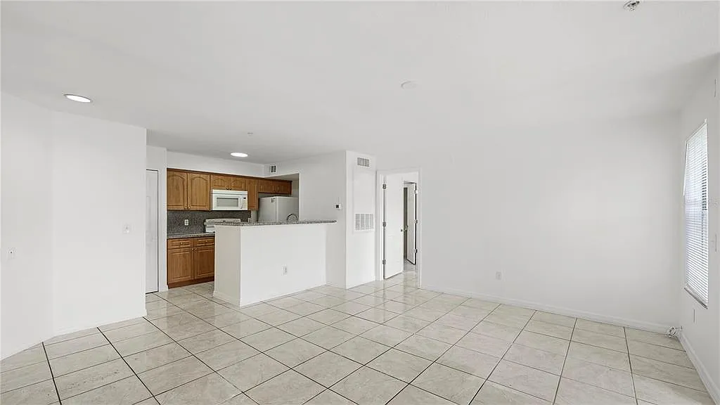 2 bed, 2.0 bath, 1026 sqft, $1,500 — Photo 3