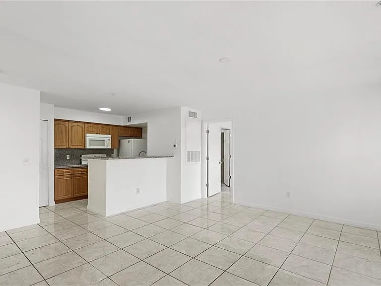 2204 Key West Ct #518 — Photo 3