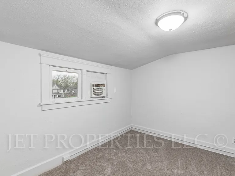 2248 2nd St NE #2248 — Photo 4