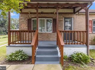 816 Rosa Ave, Croydon, PA 19021