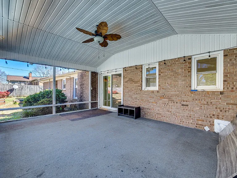 1615 Tillman St — Photo 35