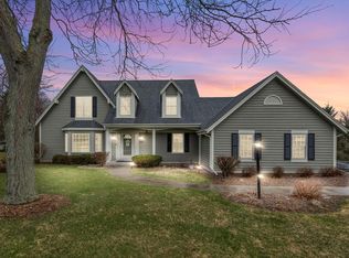 1925 Field Cliffe DRIVE, Richfield, WI 53076