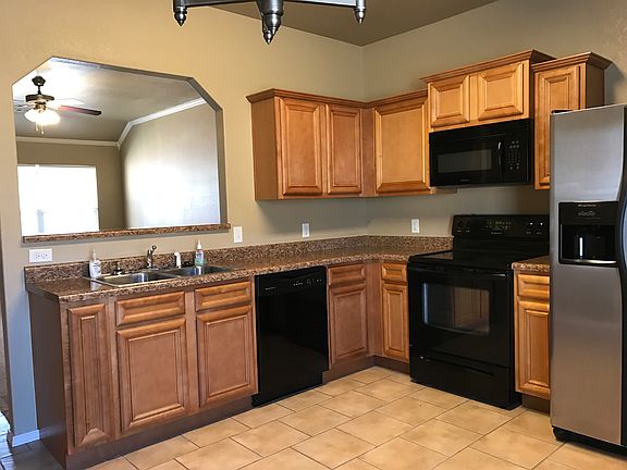 plenty of kitchen cabinets!