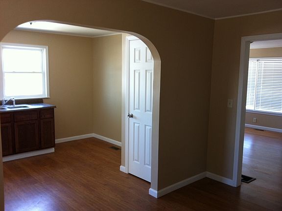 5th image of 341 Austin Ave