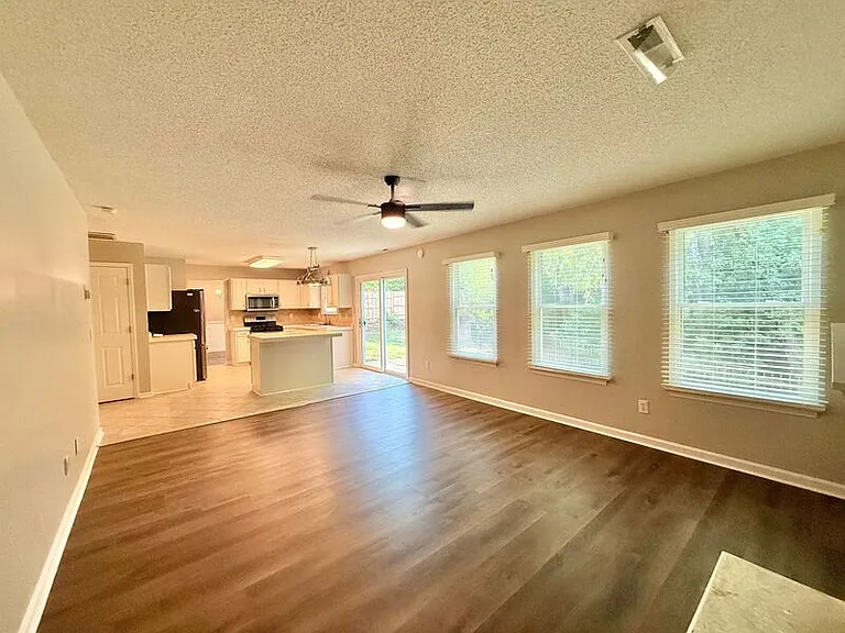 301 Siena Dr — Photo 12