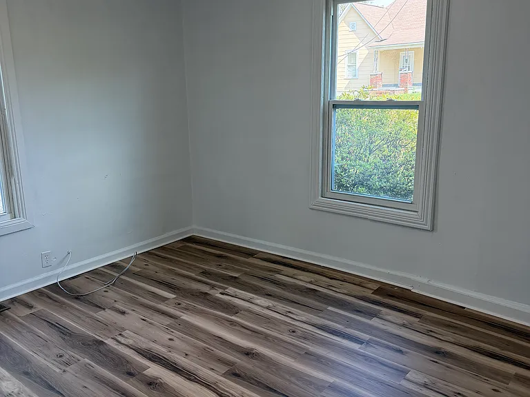 1406 Beaumont Ave — Photo 6