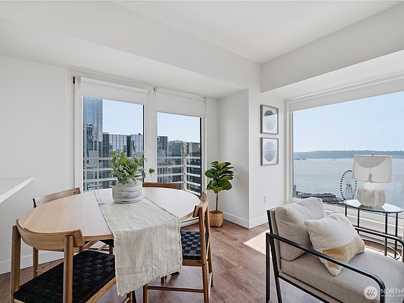 4th image of 1415 2nd Avenue #1909