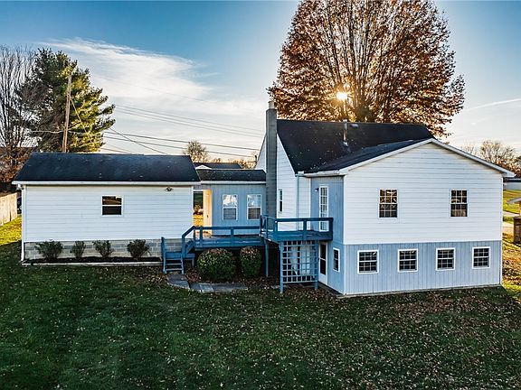 3rd image of 70 Meadow Ln