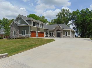 1602 Awalt Dr, Winchester, TN 37398