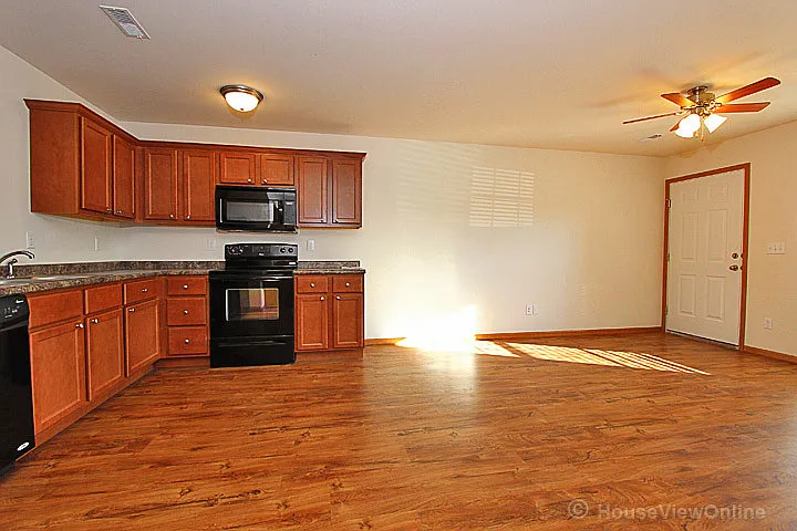 514 Olive St — Photo 3