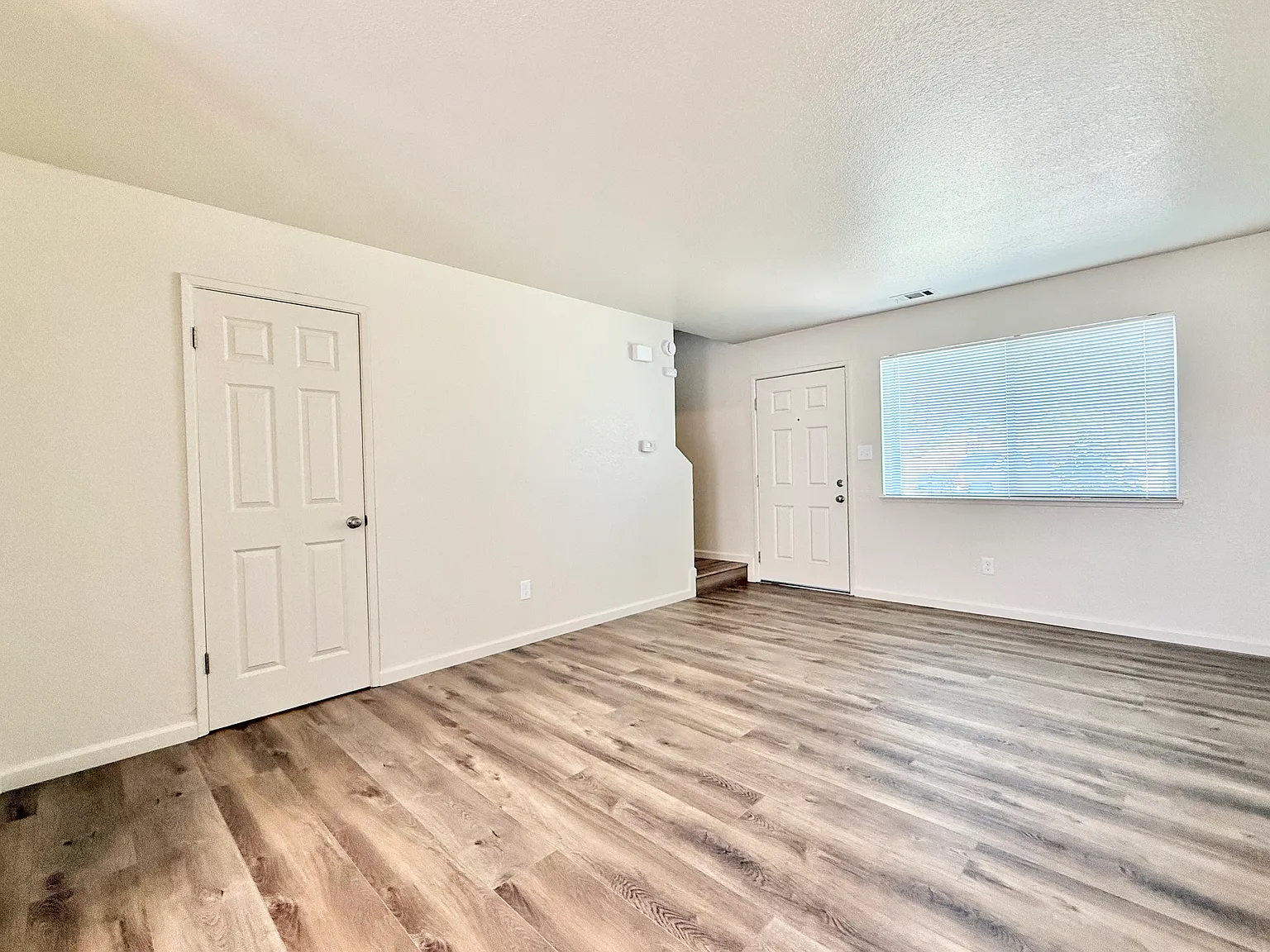 3 bed, 1.5 bath, 1250 sqft, $2,295 — Photo 3