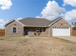 1072 Jamestown Cir, Moundville, AL 35474