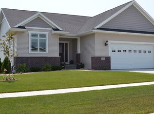 2005 Green Creek Rd, Cedar Falls, IA 50613