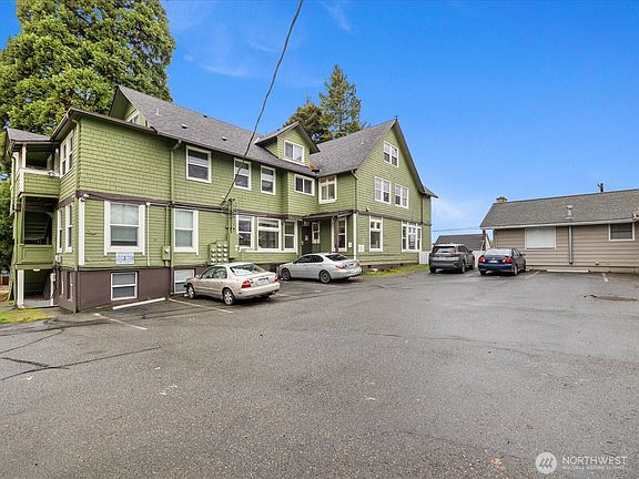 3rd image of 3502 Norton Avenue