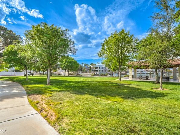 3104 Waterview Dr, Las Vegas, NV 89117