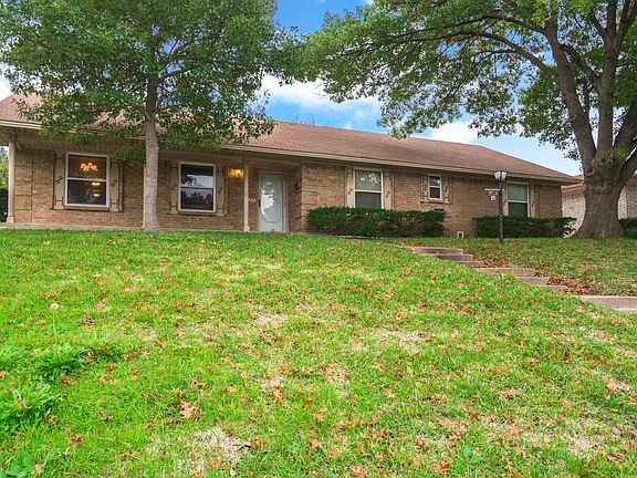 2nd image of 908 Ray Andra Dr