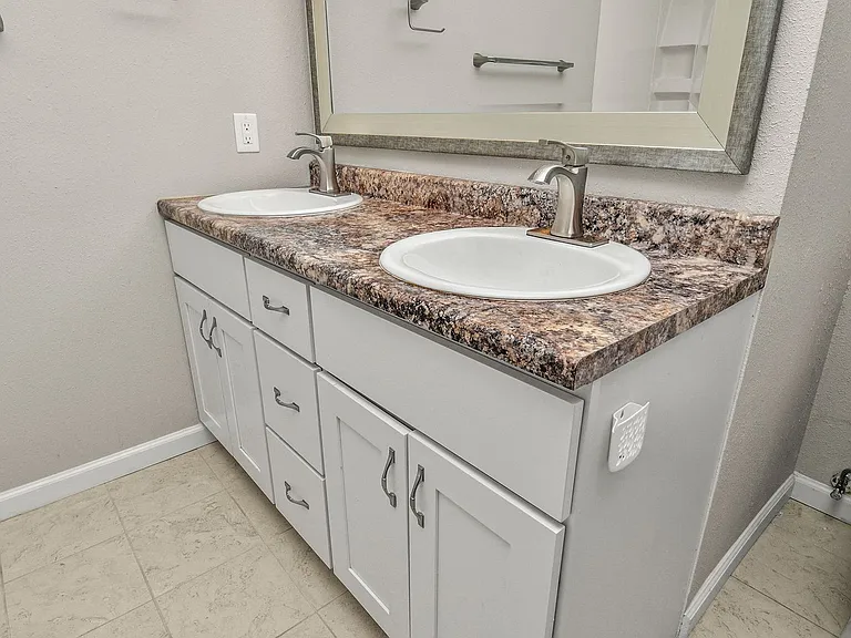 2626 W Hanover Dr — Photo 27