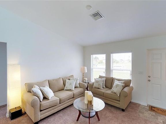 4th image of 209 NE 23rd Terrace Cpe