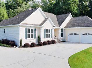 282 Carriage Ln, Powder Springs, GA 30127