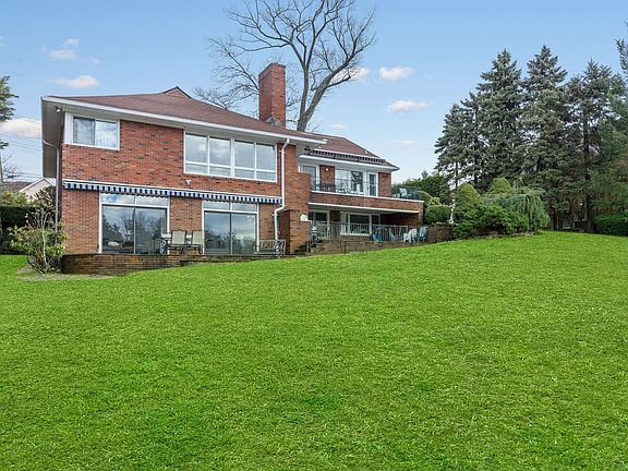 2nd image of 50 Lakeshore Dr