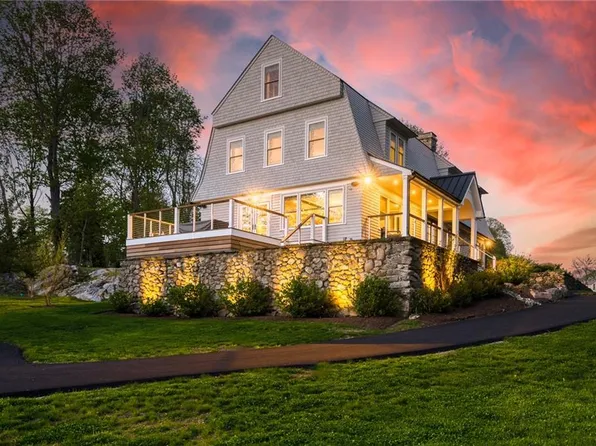 4 Monkey Wrench Ln, Bristol, RI 02809
