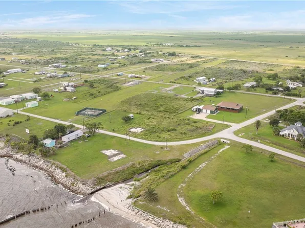 40 Waterfront Aly, Port Lavaca, TX 77979