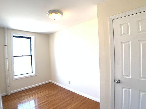 2nd image of 2304 Amsterdam Ave APT 2