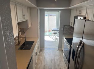 1002 E Michelle Dr, Phoenix, AZ 85022