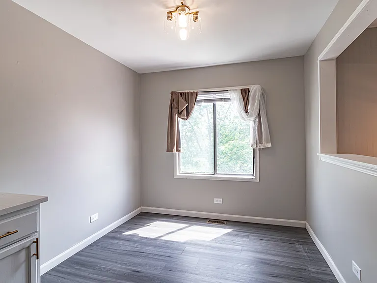 4239 Continental Dr — Photo 7