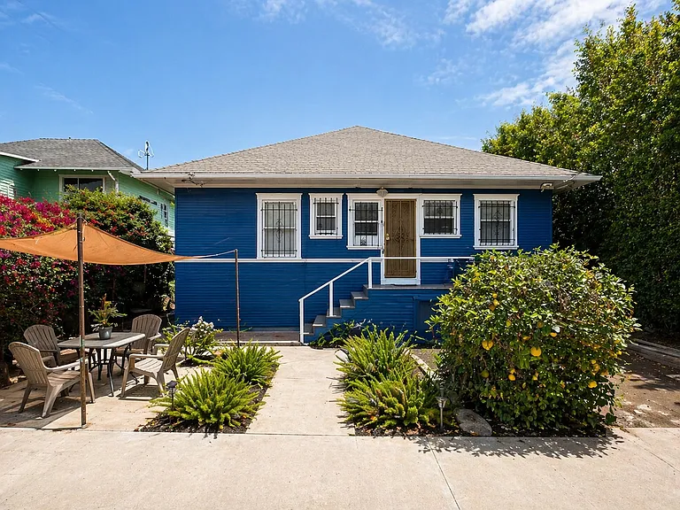 2713 S La Salle Ave — Photo 9