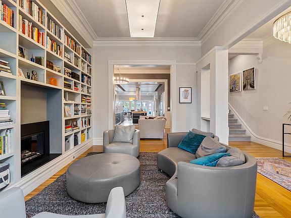 4th image of 2866 Pine St #2868