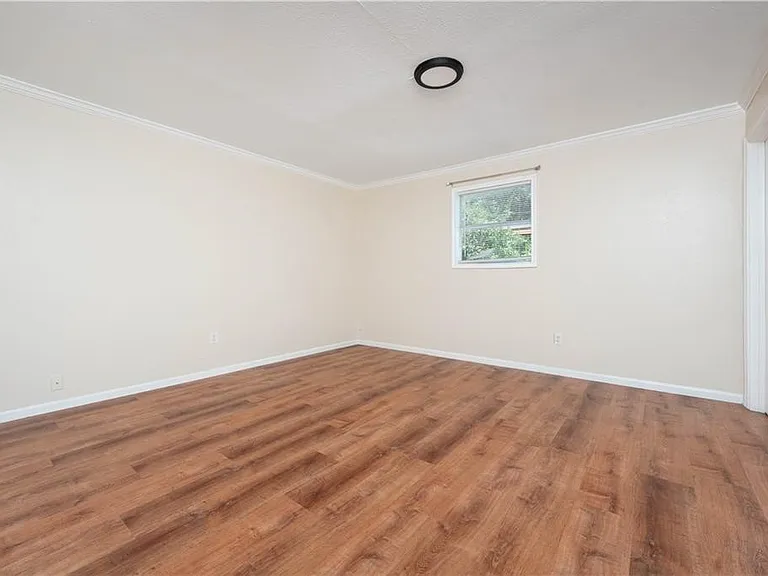 1217 Baywood Ln — Photo 16