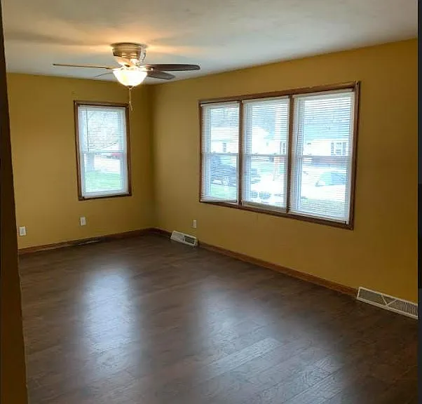 732 N Middle St — Photo 6