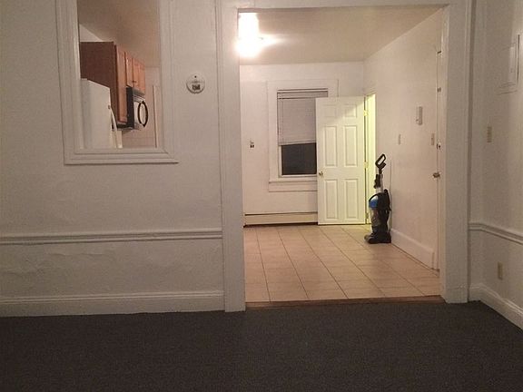 4th image of 6 Ivy Pl APT 3