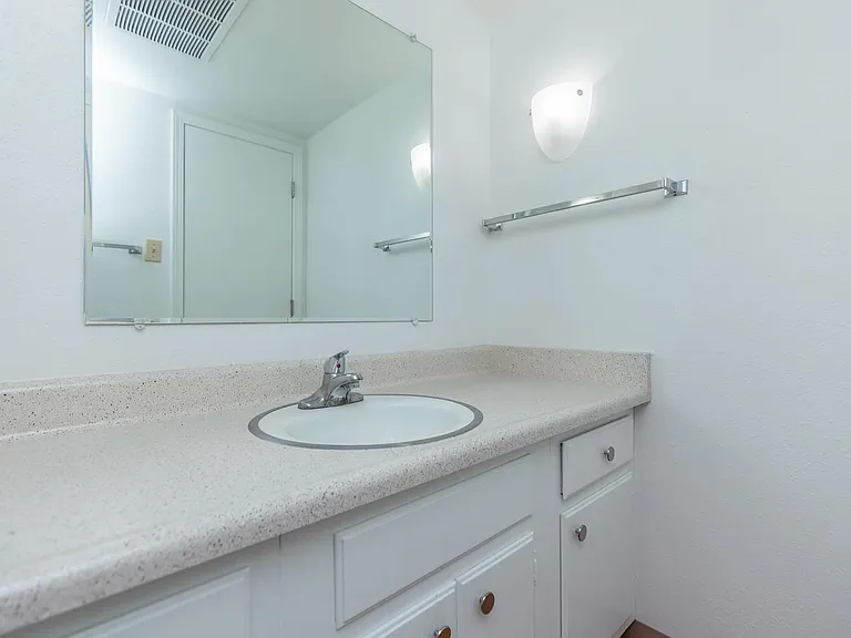 Villa Apartments — Photo 38