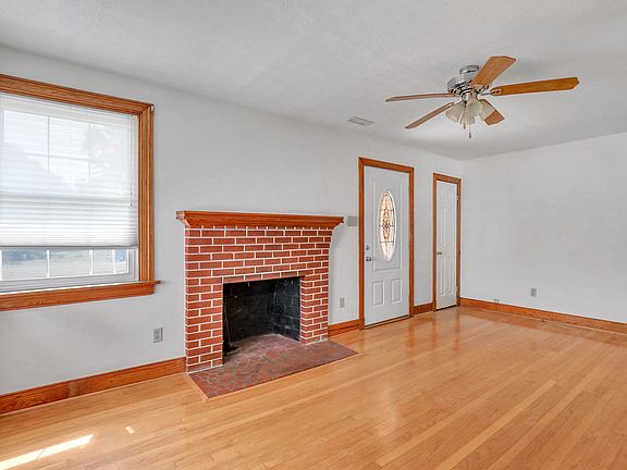 3rd image of 7526 Wentworth Ave