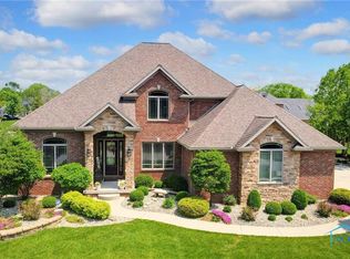305 Pheasant Run Pl, Findlay, OH 45840