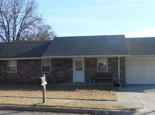 20460 Palmer Rd, Harrah, OK 73045