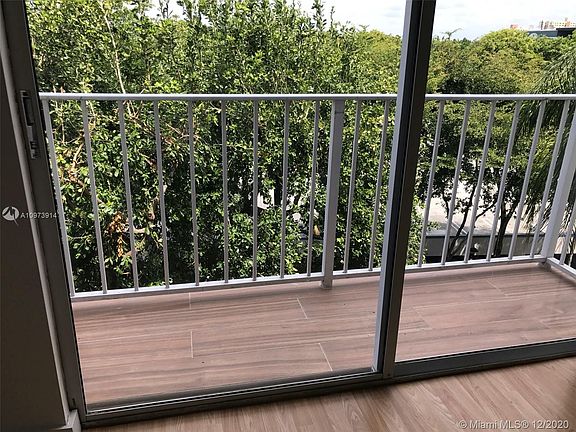 4th image of 1740 NW North River Dr APT 625