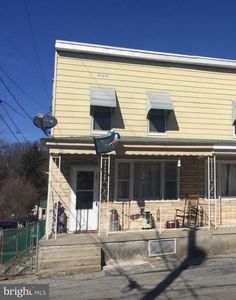 207 Oak St, Pottsville, PA, 17901