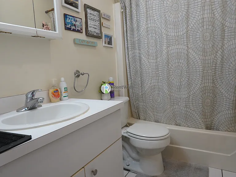 550 E 3rd St #2 — Photo 8