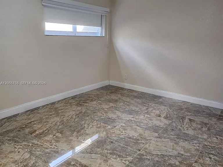 11130 N Lakeview Dr #1 — Photo 19