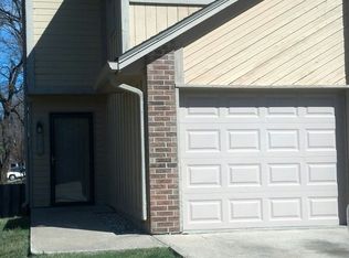 270 SW Pinetree Ln, Lees Summit, MO 64063