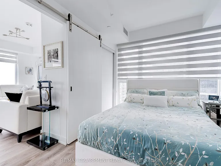 370 Martha St #1707 — Photo 18