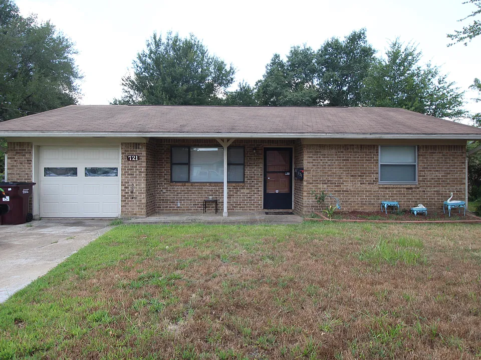 721 Water Crest Cir
