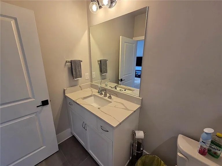 318 Gibson St SE — Photo 46