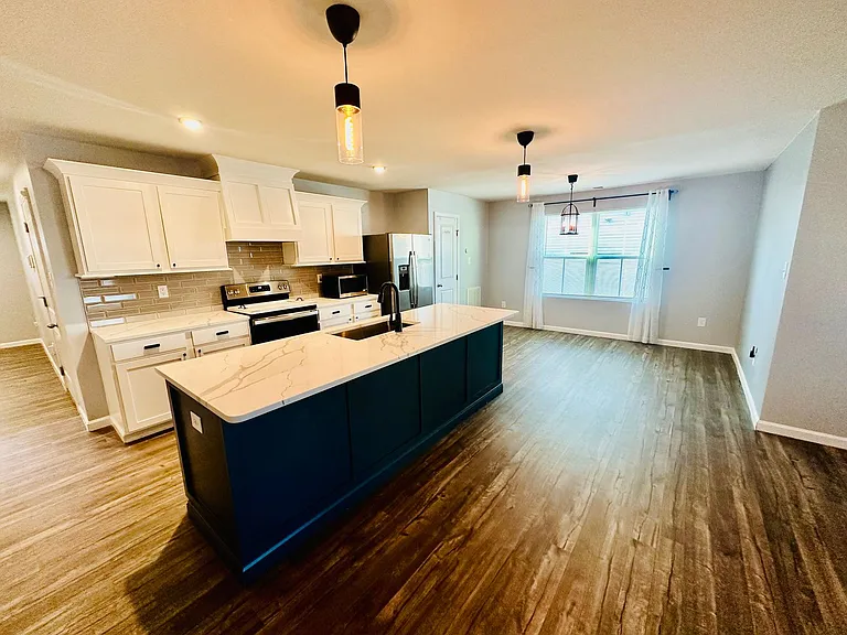 1115 Marquis Pkwy — Photo 5