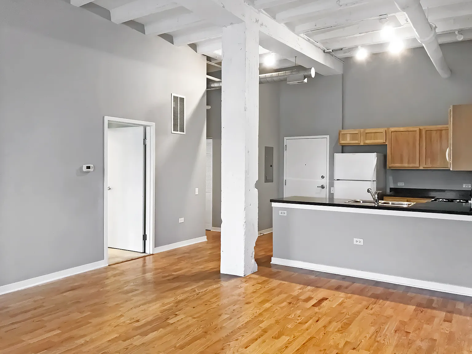 4015 N Milwaukee Ave — Photo 3